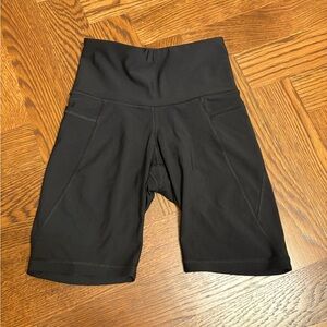 Black Old Navy Active biker shorts with pockets, size XS, barely worn